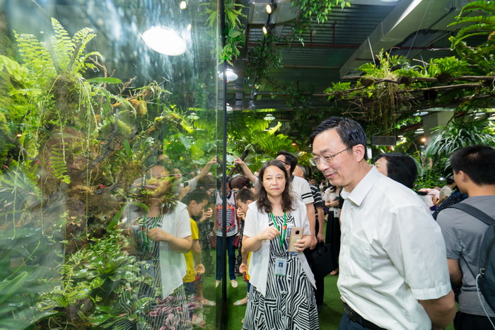 0826【科技館】省政協(xié)副主席劉獻祥蒞臨廈門科技館調(diào)研座談 (3)_調(diào)整大小.jpg