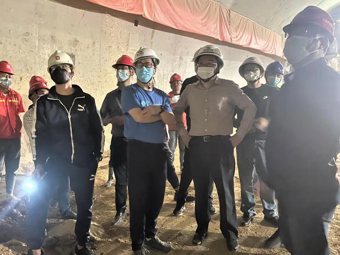 0407【工程公司】使命在肩抗疫情 步履不停抓生產(chǎn) 集團(tuán)領(lǐng)導(dǎo)深入重點(diǎn)項(xiàng)目檢查指導(dǎo)_調(diào)整大小.jpg 0407【工程公司】使命在肩抗疫情 步履不停抓生產(chǎn) 集團(tuán)領(lǐng)導(dǎo)深入重點(diǎn)項(xiàng)目檢查指導(dǎo)_調(diào)整大小.jpg